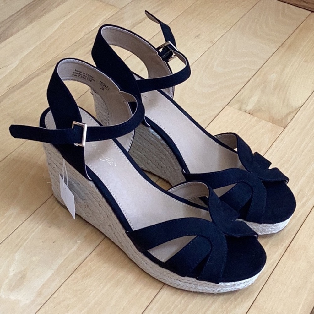 American Eagle by Payless, black fabric espadrille, open toe wedges. Women’s 10 - Picture 2 of 16